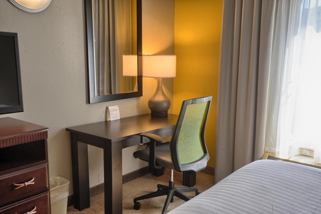 Holiday Inn Express Hotel & Suites Pell City Eksteriør bilde